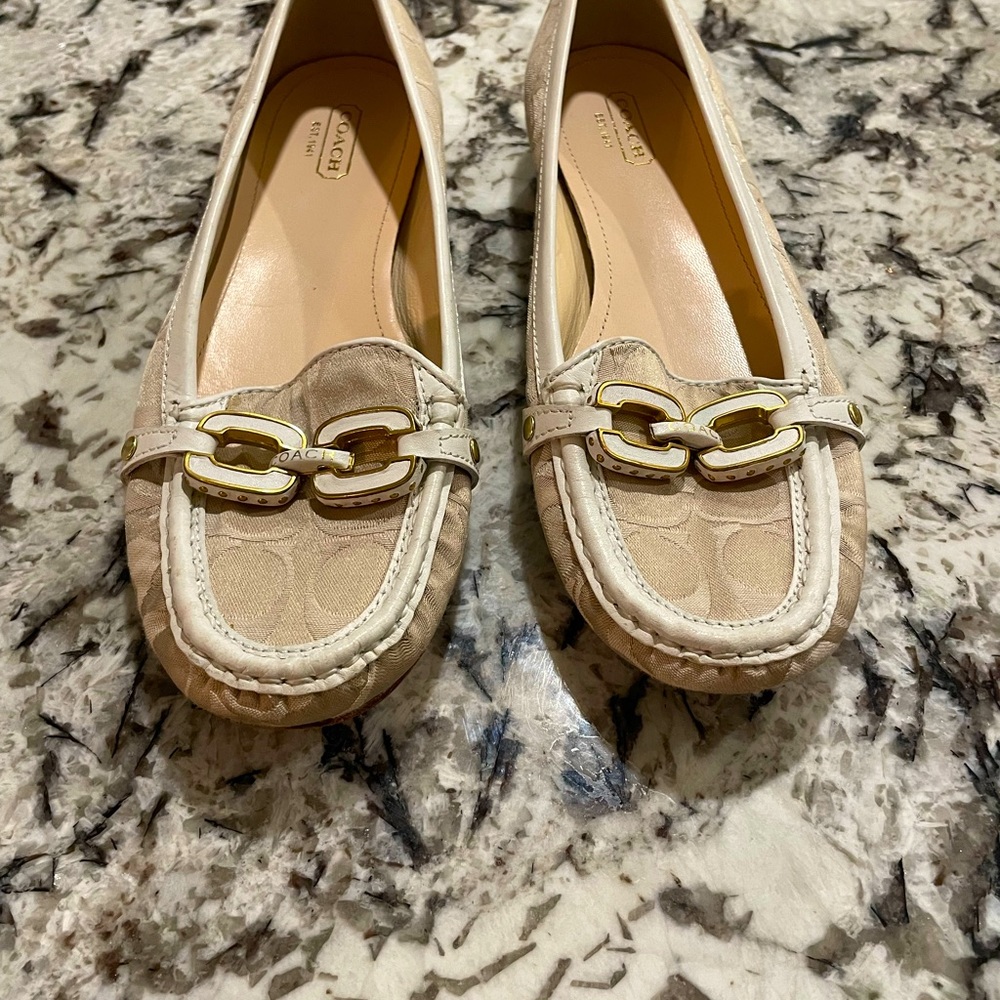 Coach flat size 9